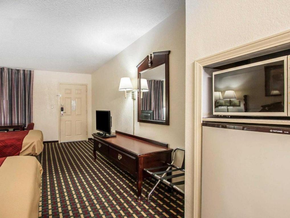 Econo Lodge Inn & Suites I-20, Exit 73 Tuscaloosa Exterior foto